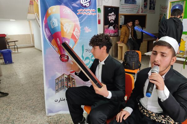 جشن باشکوه مبعث در دبیرستان شاهد شهید بشارت
