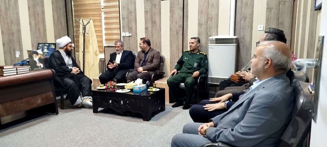 وفاق، هم‌افزایی و هم‌دلی مسئولان و مردم، نقطه‌عطف عبور از شرایط حساس کشور