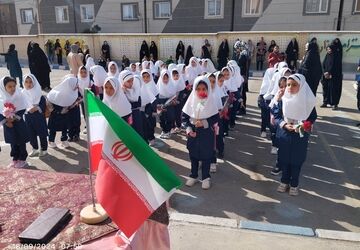 جشن شکوفه‌های کلاس اولی در بیرجند