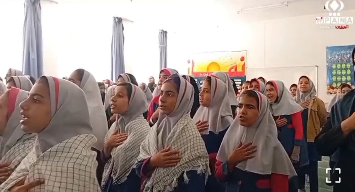 برگزاری یادواره شهدا در دبستان نجم الثاقب ناحیه۳