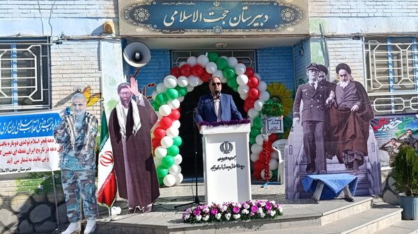 آیین نواختن زنگ انقلاب اسلامی به مناسبت چهل و ششمین سالگرد پیروزی انقلاب در نیشابور