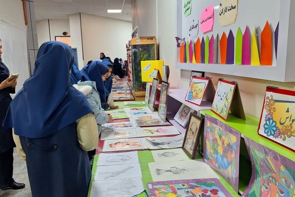 نمایشگاه هنری؛ جرقه‌ای از امید و استعداد در دبستان آرمینه مصلی‌نژاد