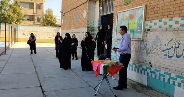 زنگ آغاز سال تحصیلی در مدرسه عشایری خدیجه کبری ناحیه 2 خرم‌آباد به صدا درآمد