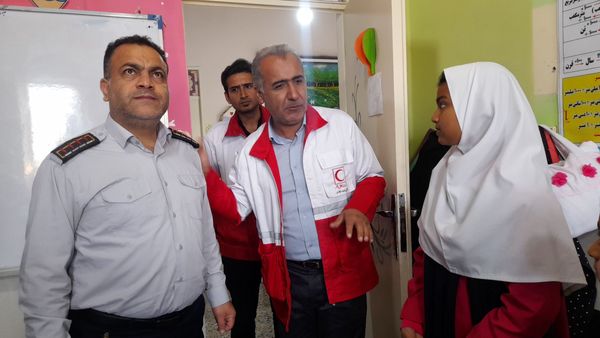 مانور سراسری زلزله در دبستان یکتا شهرستان قائمشهر