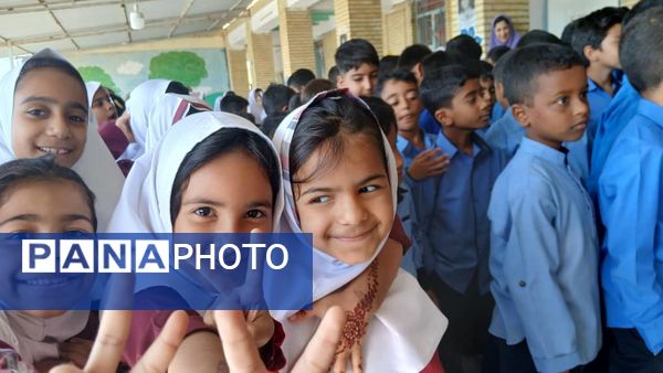 بزرگداشت روز دانش‌آموز در مدرسه شهید مطهری مارم