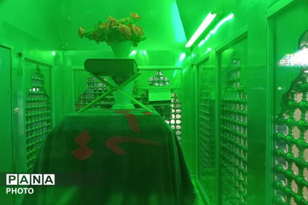 برافراشته شدن پرچم عزای حسینی در امامزاده قاسم زرقان
