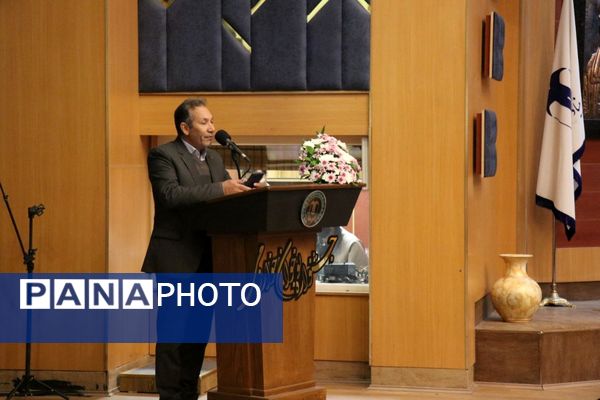 قدردانی از افتخارآفرینان متوسطه اول ناحیه ۶ در یازدهمین دوره جشنواره خوارزمی