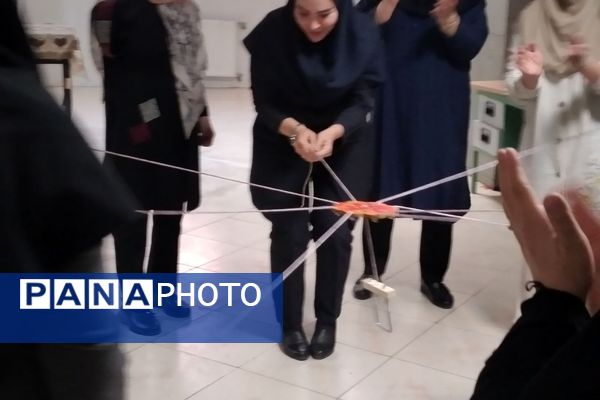 برگزاری دوره‌های توانمند سازی در دبستان ۱۸ دی ناحیه دو شهرری با حضور مدرس سازمان دانش‌آموزی 