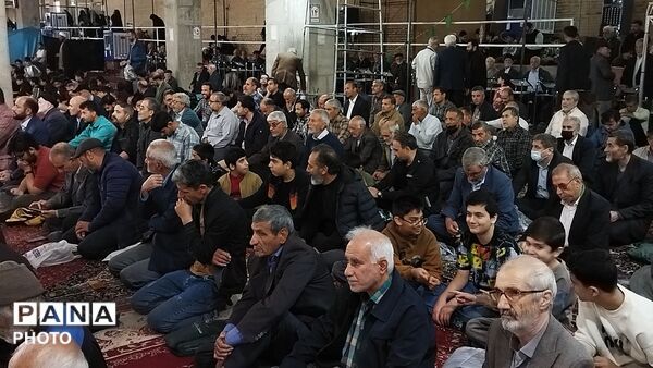 نماز عبادی سیاسی جمعه  همزمان با آغاز هفته بسیج دانش آموزی در مسجد جامع شهرستان نیشابورـ۲