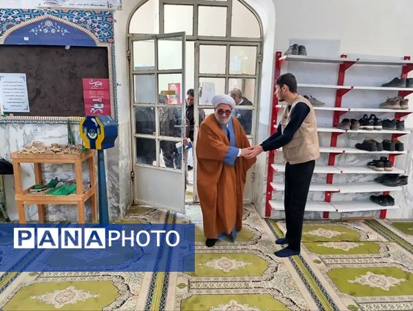 برپایی میز خدمت مشاوره در مصلی نماز جمعه آشخانه