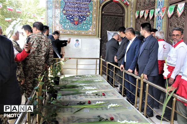 گلباران مزار شهدای حماسه آزادسازی خرمشهر در قم
