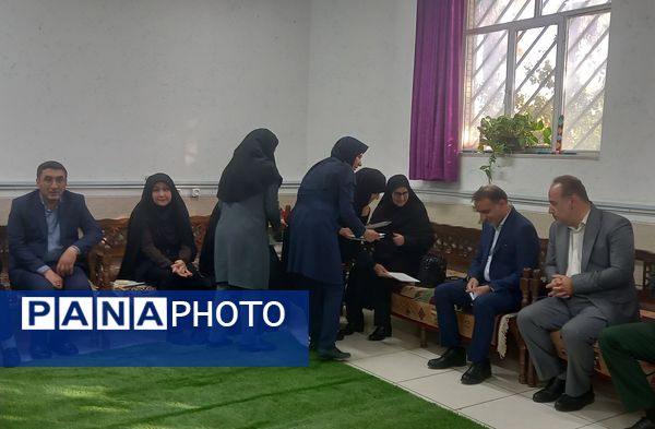 آیین استانی زنگ مهر در دبیرستان راضیه شیراز‌ 