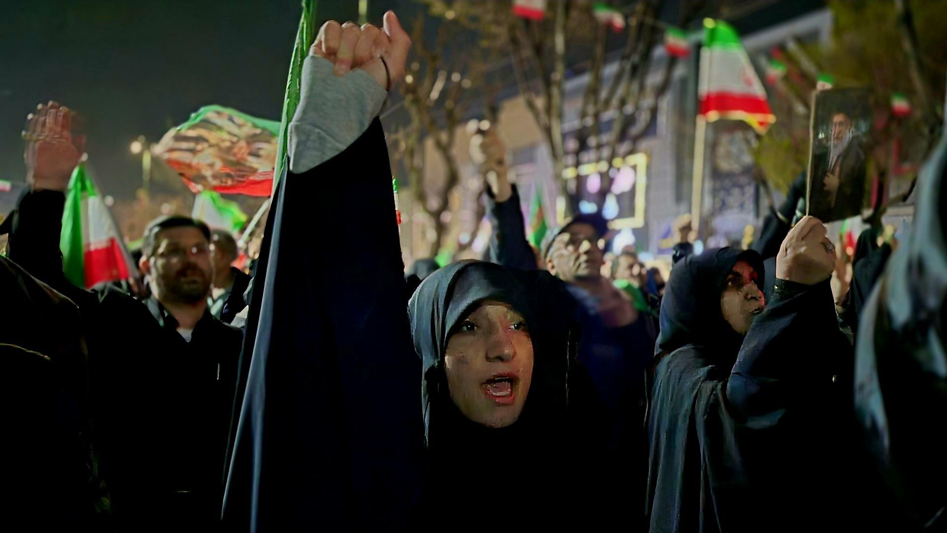 حماسه پرشور مردم فردیس، از ادای احترام به مقام شامخ شهیدان تا محکومیت جنایات استکبار جهانی
