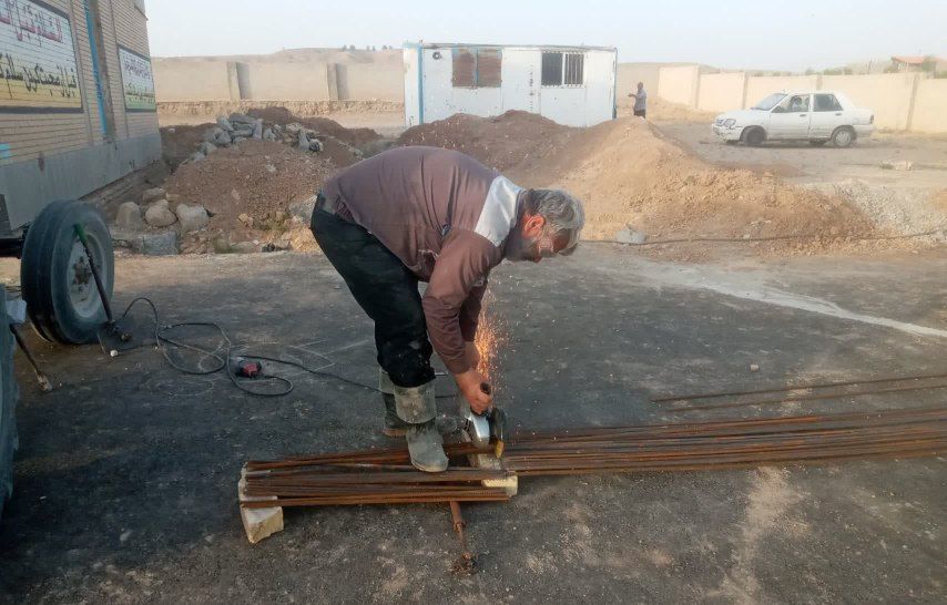 آغاز ساخت مدرسه ۳ کلاسه در رضاآباد شیروان
