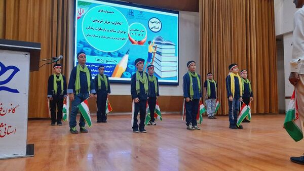 برگزاری اختتامیه جشنواره نوجوان سالم و یاریگران زندگی در کانون شهید فهمیده کرج