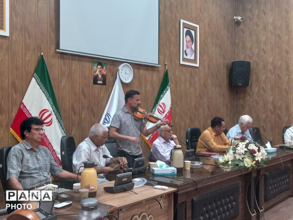 جلسات هفتگی پیشکسوتان فرهنگی در دبیرستان خیام