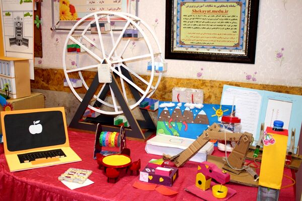 برگزاری نمایشگاه «ماها» در دبیرستان حضرت معصومه (س) ناحیه چهار کرج