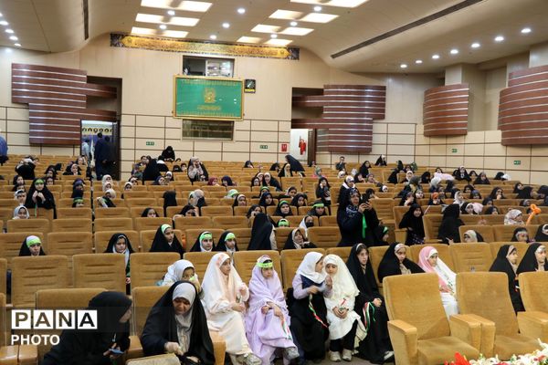 جلوه‌های معرفت در غرفه‌های رضوی