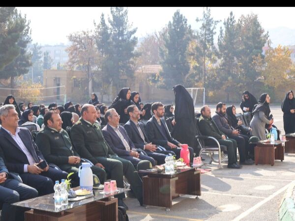 یاریگران زندگی راهی برای رفع مشکلات آسیب های اجتماعی دانش آموزان 