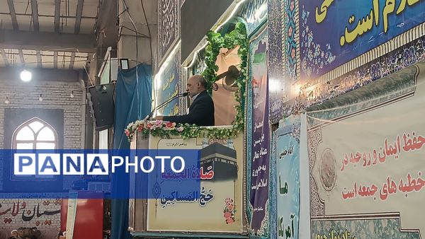 نماز جمعه با حضور مسئولان آموزش و پرورش نیشابور به مناسبت هفته بزرگداشت معلم 