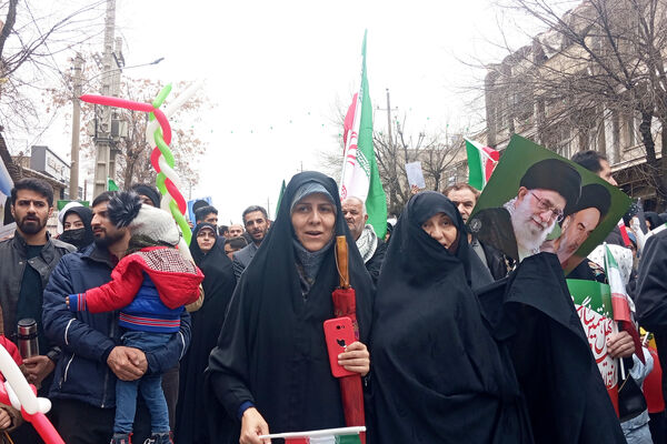 حضور پرشور مردم کرمانشاه در راهپیمایی ۲۲ بهمن
