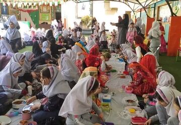 طنین همدلی در سفره وحدت