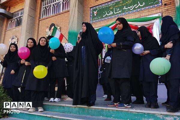 از نیمکت های مدرسه تا سفره های مهربانی،شاهد مرضیه میزبان جشن عاطفه ها