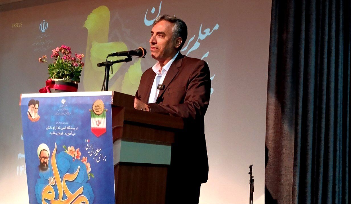 معلمان معماران تمدن‌سازی هستند