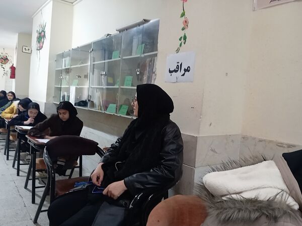 امتحانات نوبت اول در دبیرستان نمونه اندیشه 