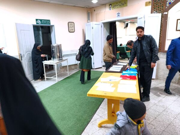 تقدیر از برترین های مدرسه نمونه آیت‌الله خامنه‌ای 