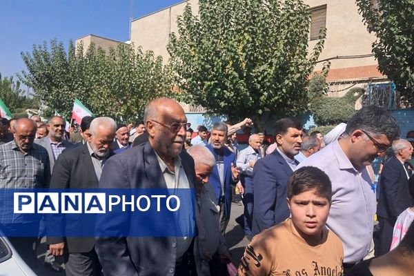 همبستگی مردم ولایتمدار نسیم‌شهر در راهپیمایی علیه رژیم صهیونیستی