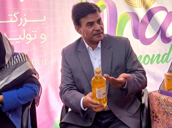 شکوفایی طعم و فرهنگ در سامان؛ دومین جشنواره بادام و گردو 