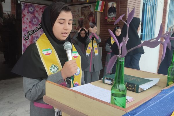 بزرگداشت روز حافظ در دبیرستان فرزانگان قائمشهر