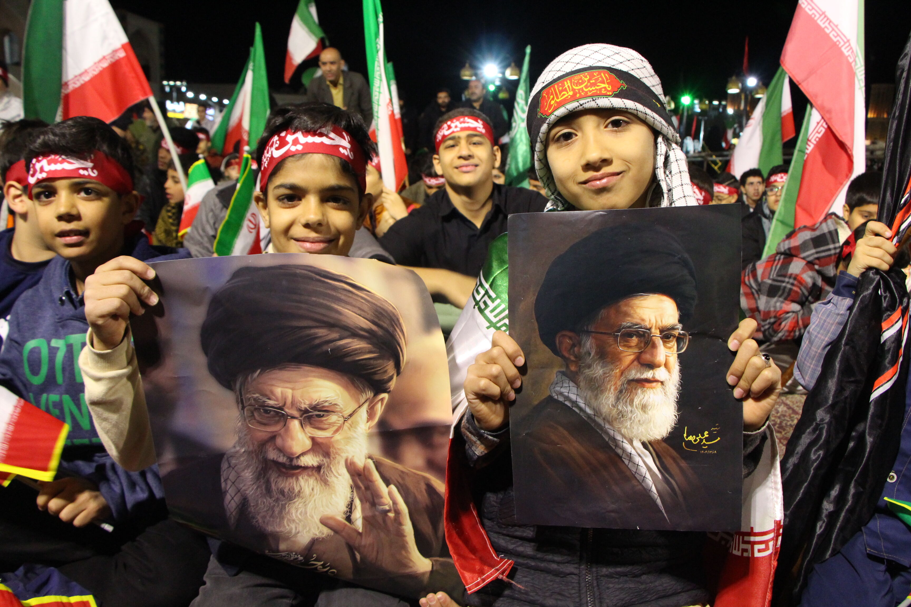 اجتماع دانش‌آموزان یزدی در حمایت از آرمان‌های انقلاب اسلامی