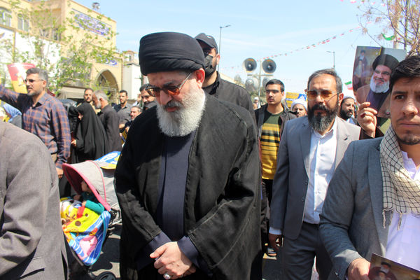 حضور عزتمندانه مردم قم در راهپیمایی آخرین جمعه ماه رمضان