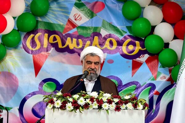صدای طنین انداز زنگ انقلاب همراه با جشن ایرانمون در دبستان کوثر جوادآباد