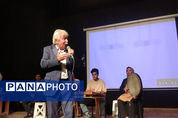 برگزاری جشن واژه و نوا در فرهنگسرای سلمان هراتی ملارد 