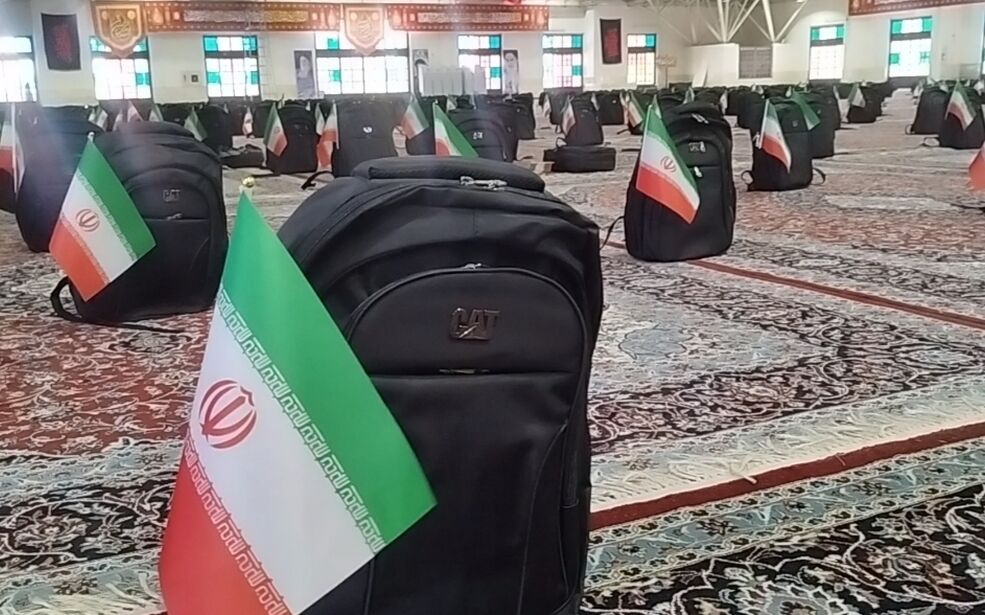 آغاز توزیع ۵۰ هزار بسته لوازم‌التحریر میان دانش‌آموزان اصفهانی