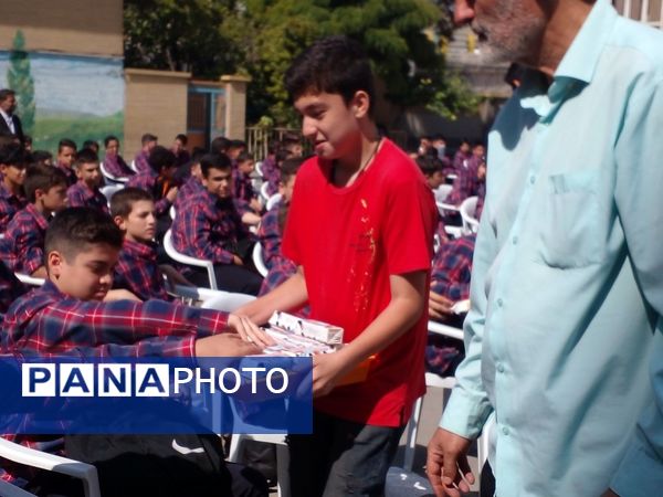 برگزاری جشن جوانه‌ها در دبیرستان حر بن ریاحی