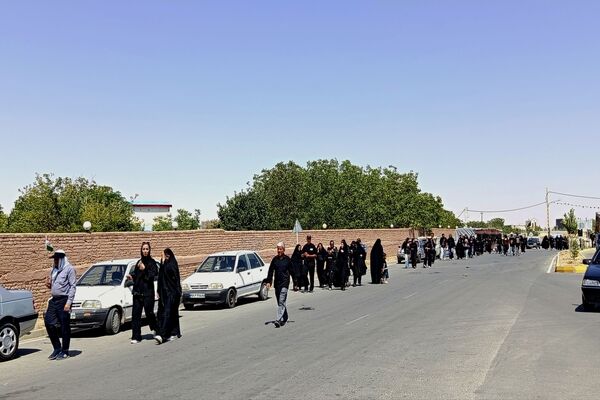 طنین نوای «یا حسین» در مسیر پیاده‌روی جاماندگان اربعین در کمیجان