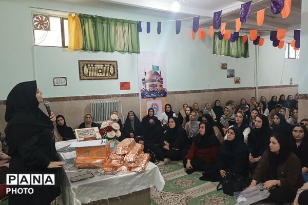جلسه انجمن اولیا و مربیان وحضور مشاور خانواده با موضوع پیشگیری از اعتیاد 