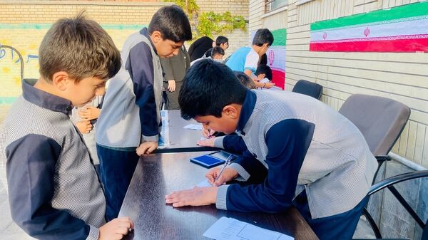 انتخابات شورای دانش‌آموزی دبستان معلم آشخانه 