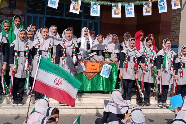 برگزاری مراسم روز دانش‌آموز در مدارس بهارستان‌دو