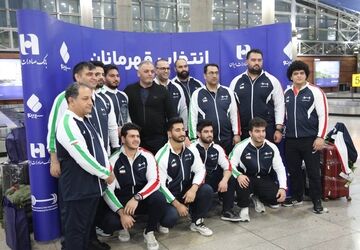 بازگشت تیم ملی وزنه‌برداری با جام قهرمانی‌