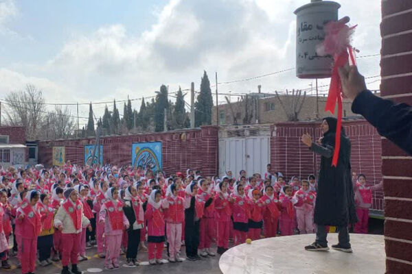 یادواره شهید حاج قاسم سلیمانی در مدرسه ۲۲بهمن دوره اول شهرستان آباده