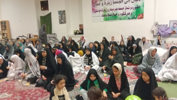 مراسم اعتکاف دانش آموزی در شهر راز