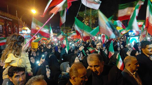 تا پای جان برای ایران می‌ایستیم 