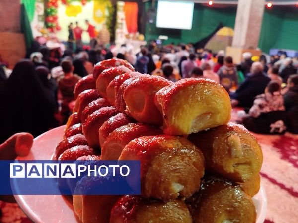 جشن بزرگ یلدا با عطر مادرانه در مجمع انصارالحسین