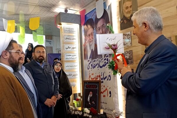 آیین سپاس معلم در ناحیه ۳ تبریز 