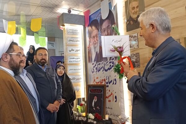 آیین سپاس معلم در ناحیه ۳ تبریز 